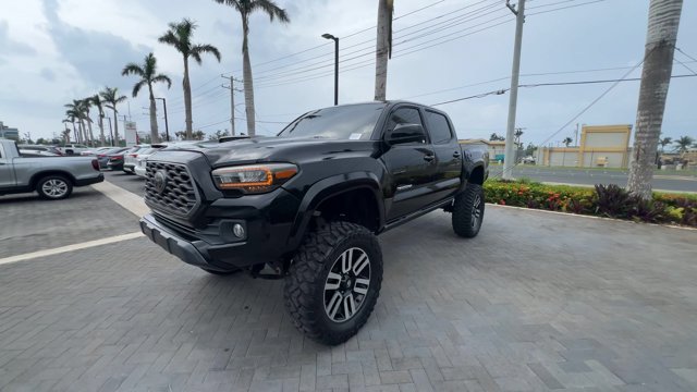 Used 2018  Toyota  image 6
