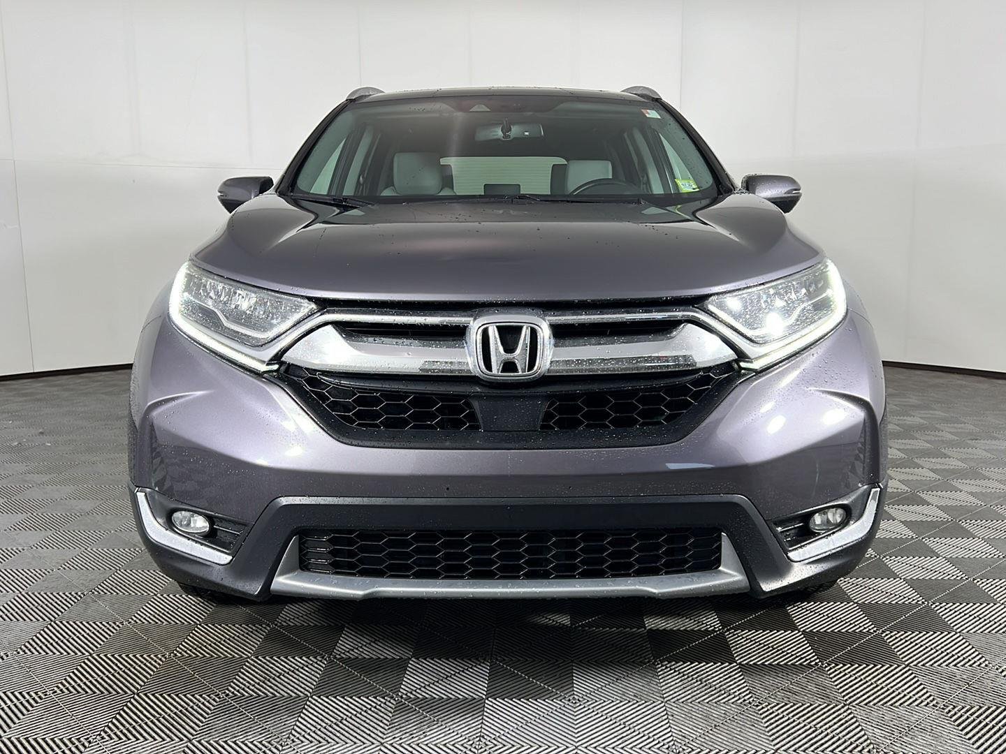 Used 2018 Modern Steel Metallic Honda Touring image 13