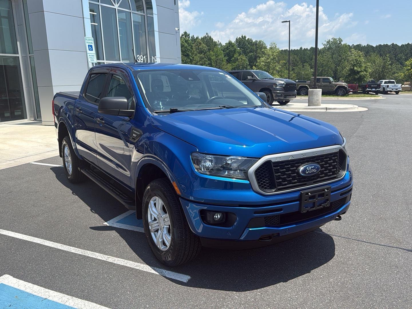 Used 2019  FORD  image 4