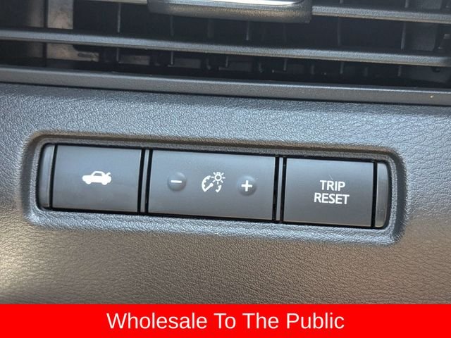 Used 2022 White Nissan 2.5 SR image 25