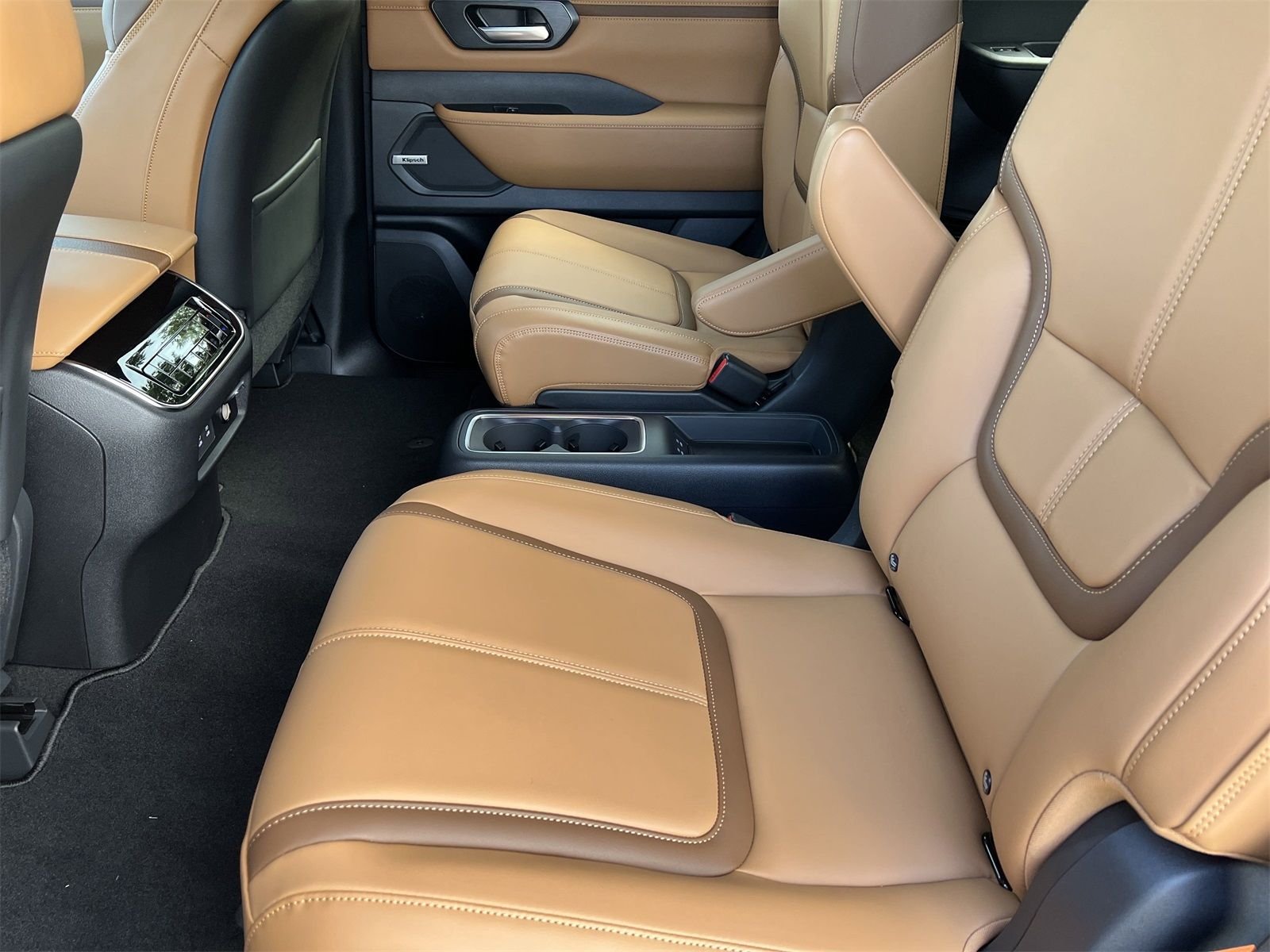 2025 Nissan Armada SL - Photo 21
