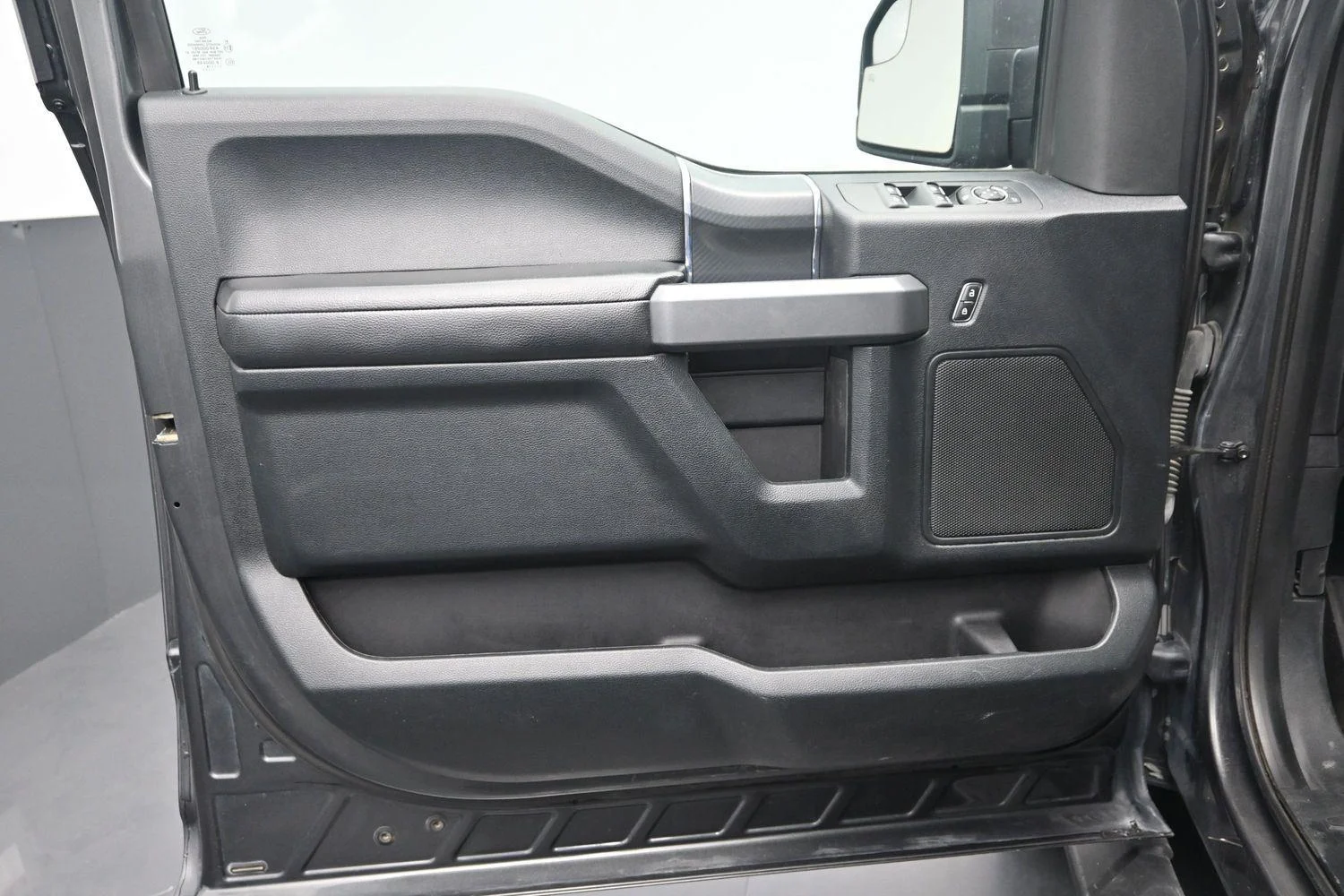 Used 2018 Magnetic Ford XLT image 19