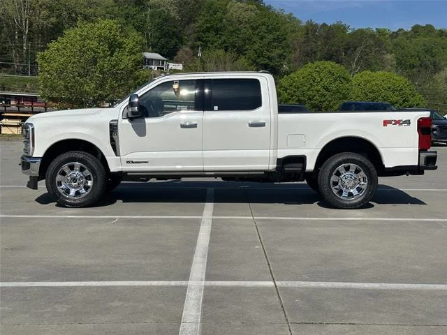 New 2026 Star White Metallic Tri-Coat Ford F-250® King Ranch® image 18