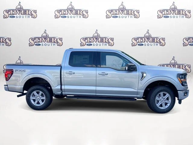 New 2026 Silver Ford XLT image 2