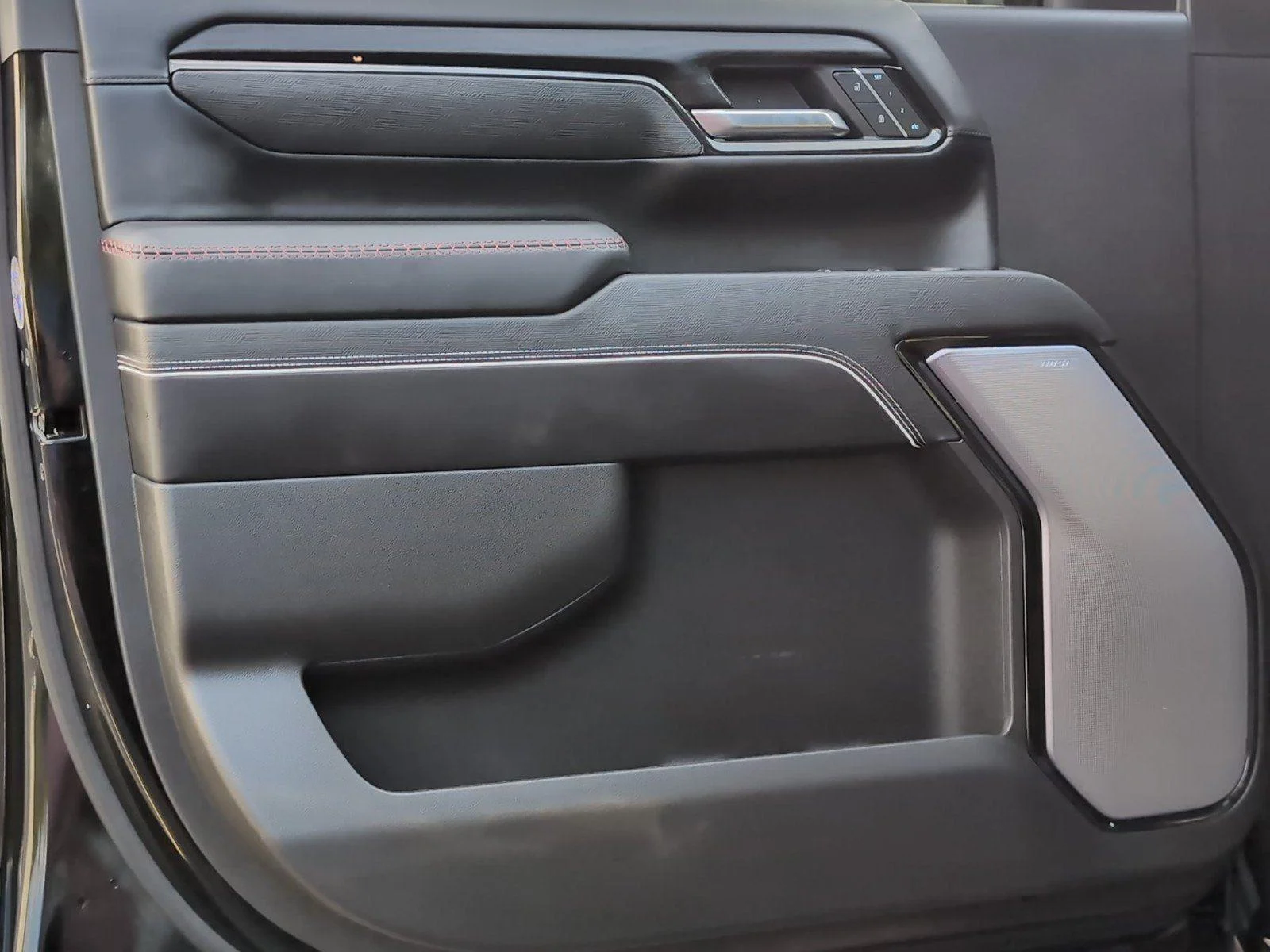 Used 2025 Onyx Black GMC AT4X image 20