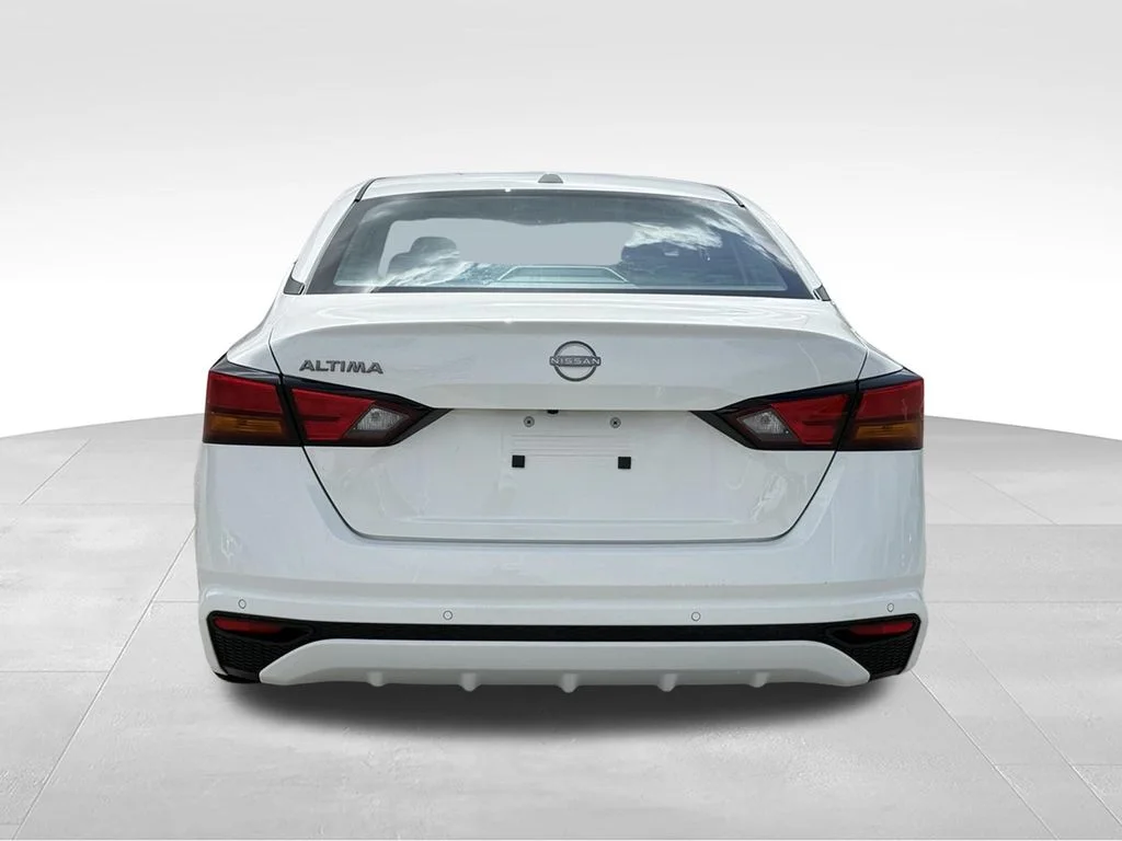 Used 2025 White Nissan 2.5 SV image 28