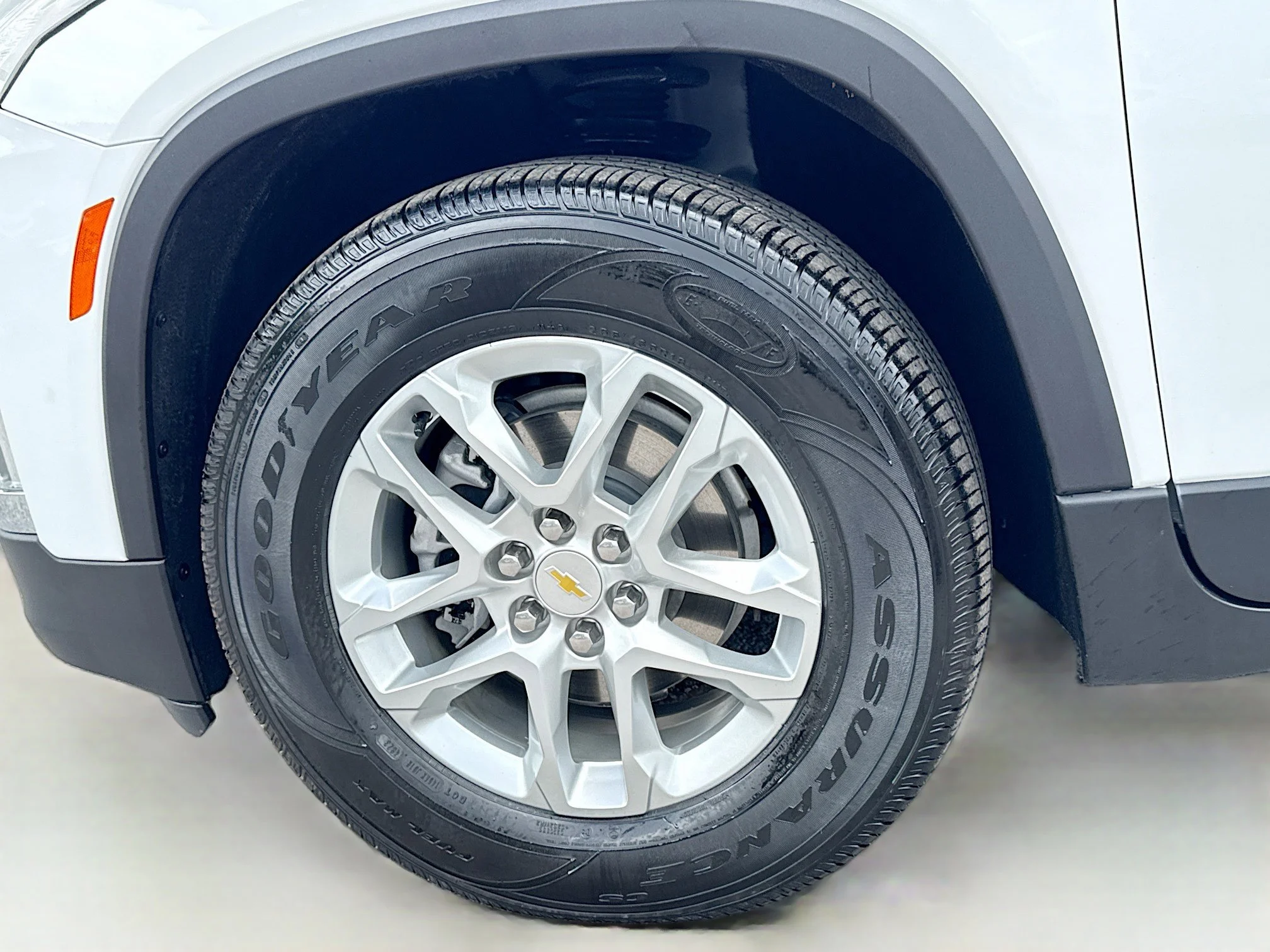 Used 2022 Summit White Chevrolet LS image 40