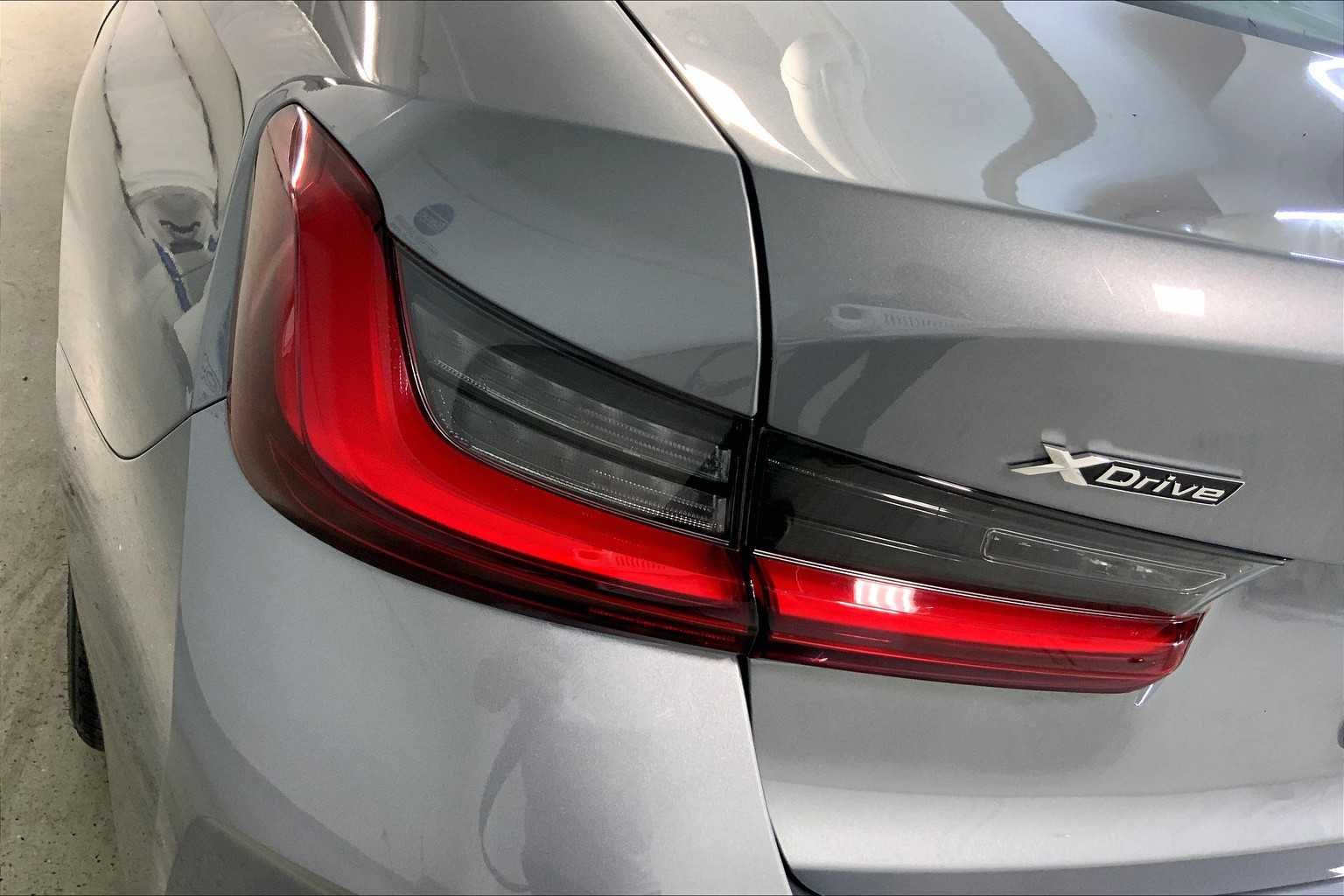 2025 BMW 3 Series 330i - Photo 14
