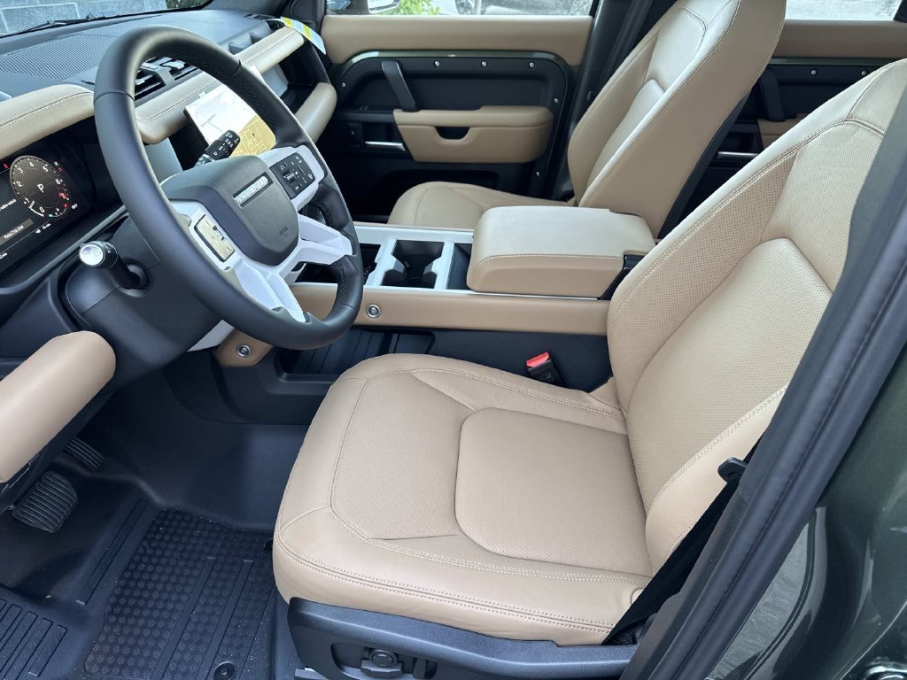 New 2026 Woolstone Green LAND ROVER S image 22