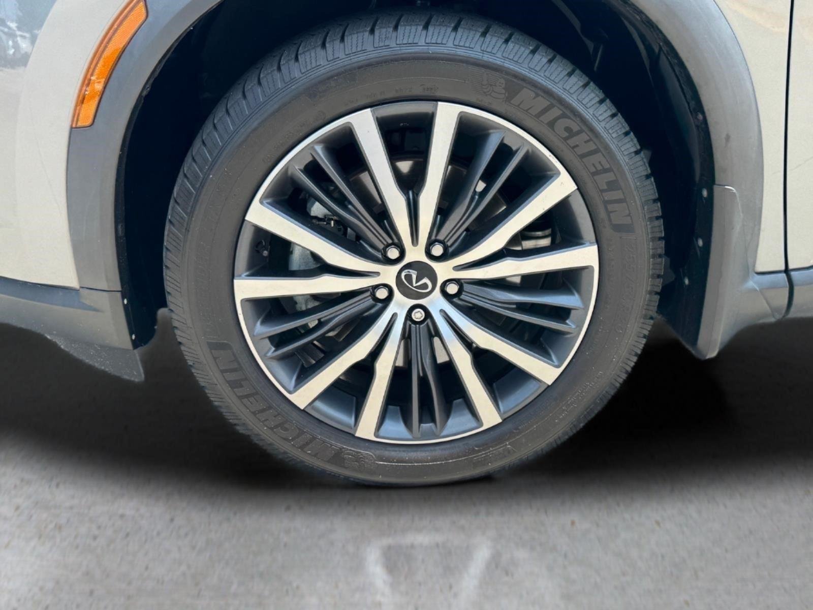 Used 2022 Graphite Shadow/Black Obsidian INFINITI AUTOGRAPH image 9