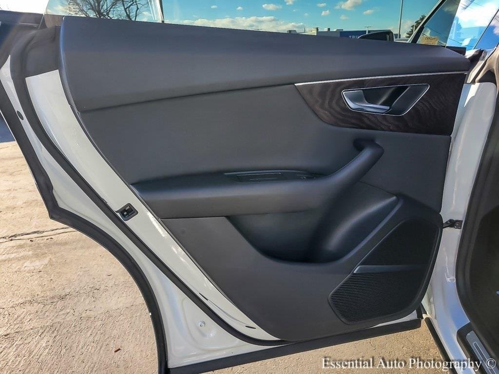 2022 AUDI Q8 - Image 17