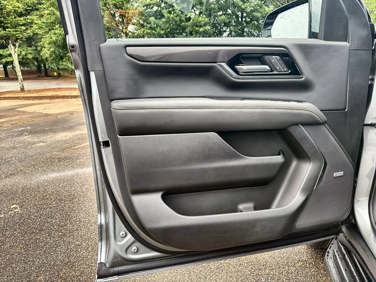 New 2026 Sterling Metallic GMC Elevation image 18