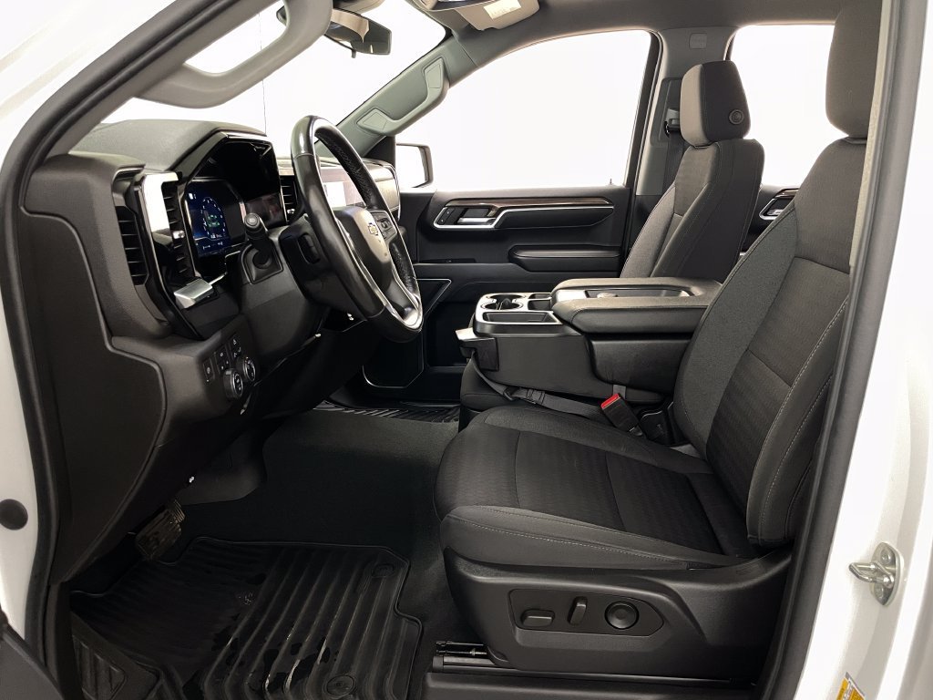 2022 Chevrolet Silverado 1500 LT - Photo 7
