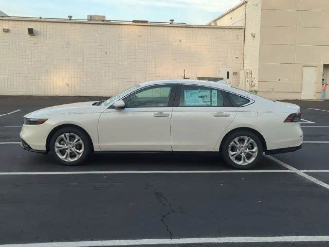 New 2026 Platinum White Pearl Honda LX image 9