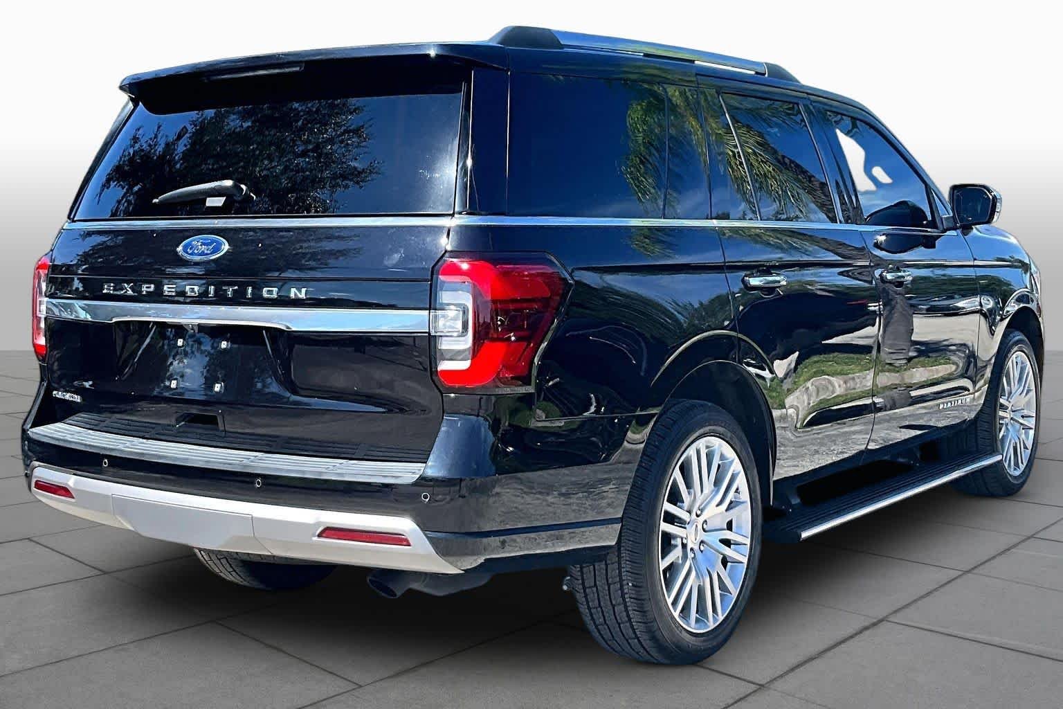 Used 2024 Agate Black Metallic Ford Platinum image 13