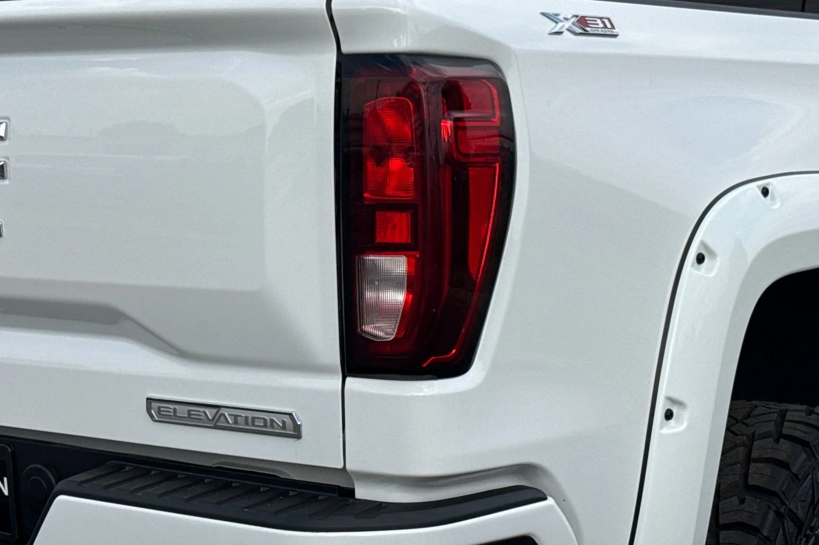 Used 2025  GMC Elevation image 26