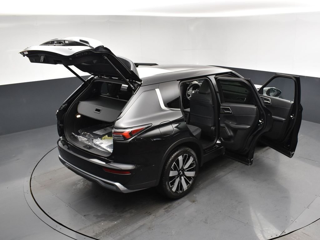 New 2026 Black Mitsubishi SE image 27