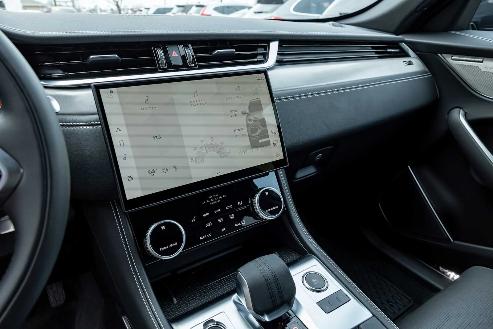 2026 Jaguar F-Pace R-Dynamic S - Photo 18