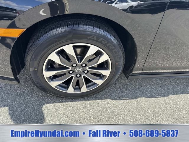 2024 Honda Odyssey EX-L - Photo 12