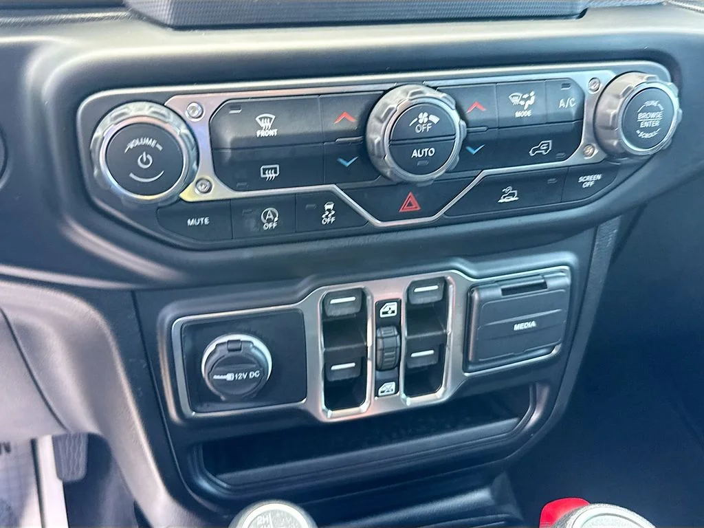 Used 2021 Black Jeep Unlimited Sport Altitude image 15