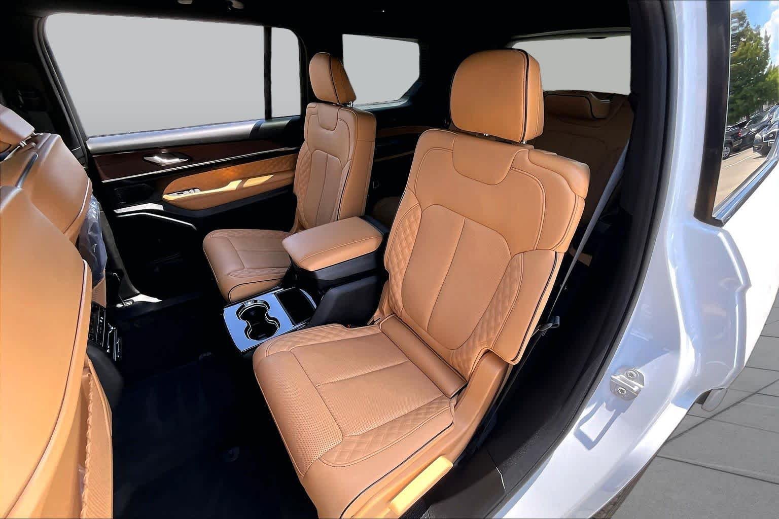 Used 2025 Bright White Clearcoat Jeep Summit image 19