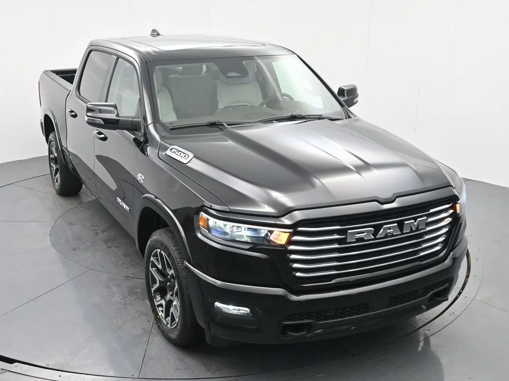 New 2026 Diamond Black Crystal Pearl-Coat Exterior Paint RAM Laramie image 24