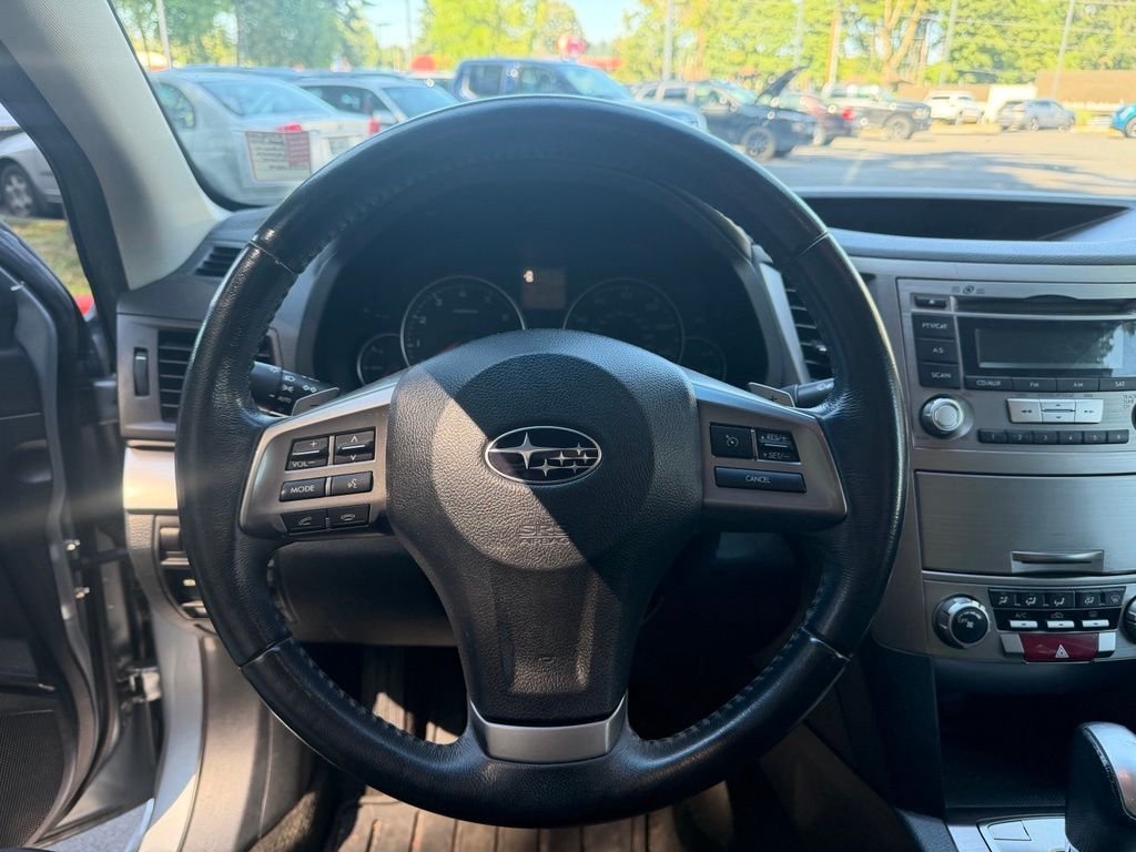 Used 2013 Ice Silver Metallic Subaru 2.5i image 17