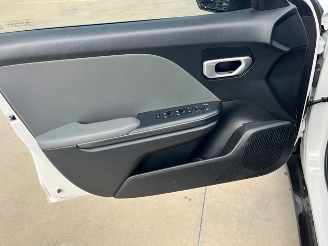 Used 2025 White Kia LX image 9