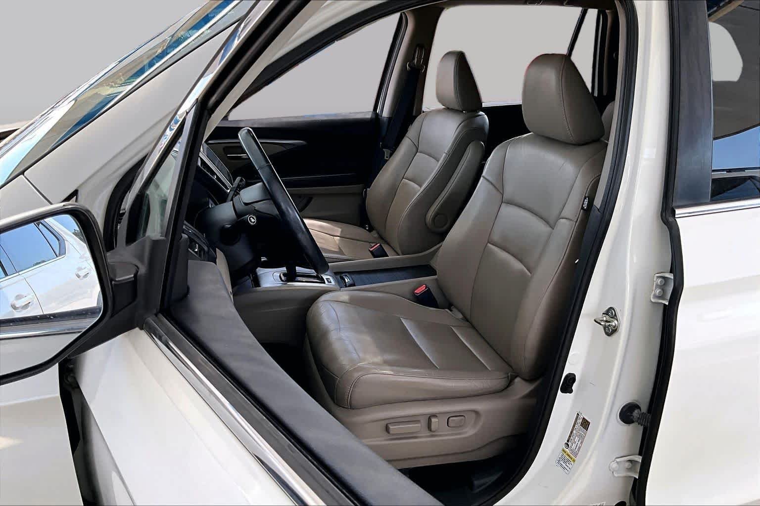 Used 2016 White Diamond Pearl Honda EX-L image 8