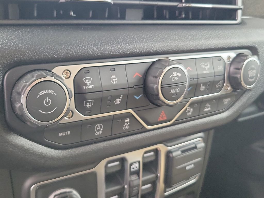 New 2026 41 Jeep Sahara image 13