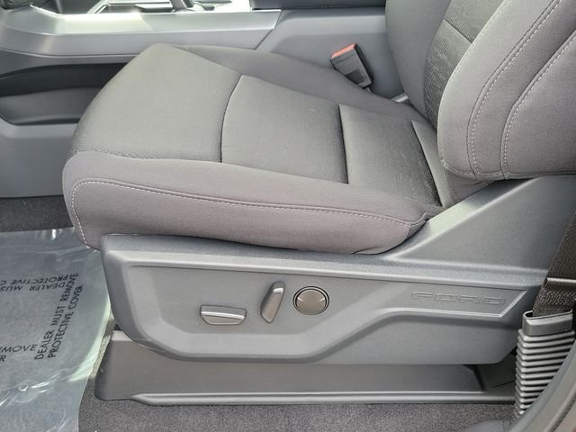 New 2026 Ruby Red Metallic Tinted Clearcoat Ford XLT image 18