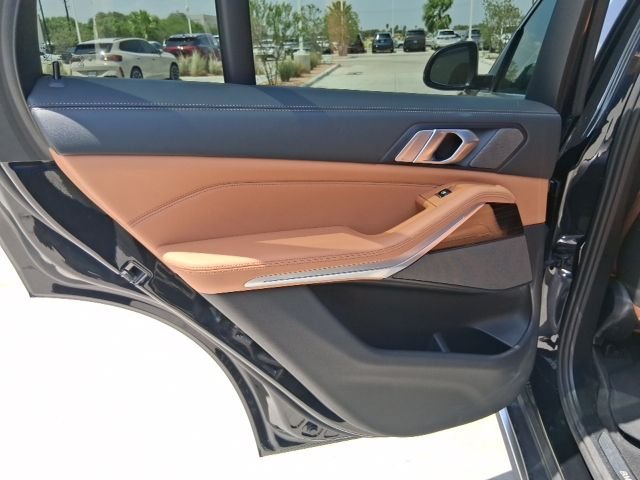Used 2024 Black BMW sDrive40i image 15