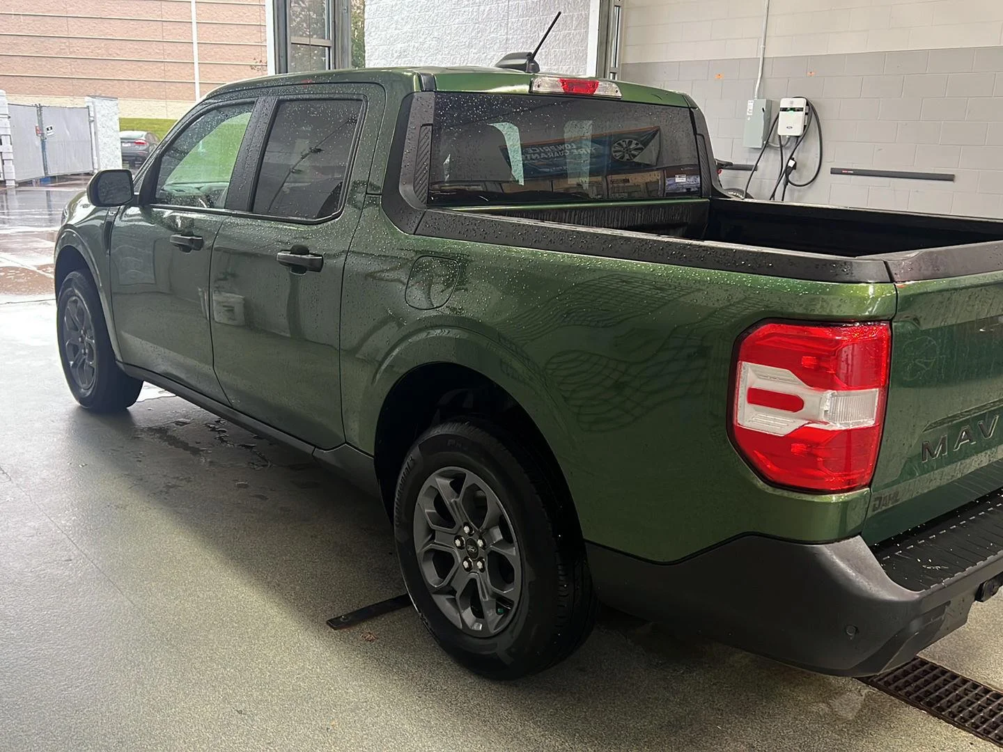 Used 2025 Eruption Green Ford XLT image 9