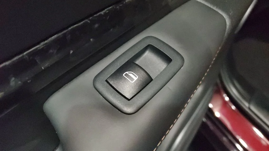Used 2025 Red Dodge SRT Hellcat image 21