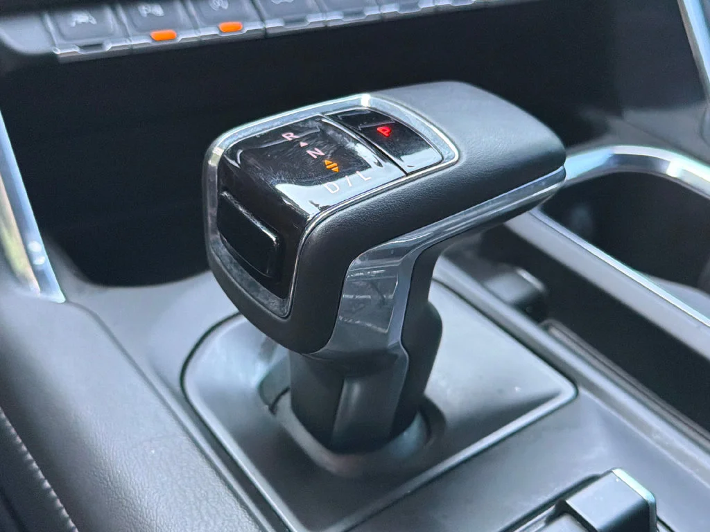 Used 2023 Silver GMC Denali image 31