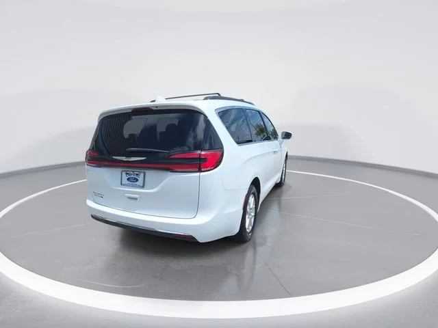 Used 2022 White Chrysler Touring L image 8