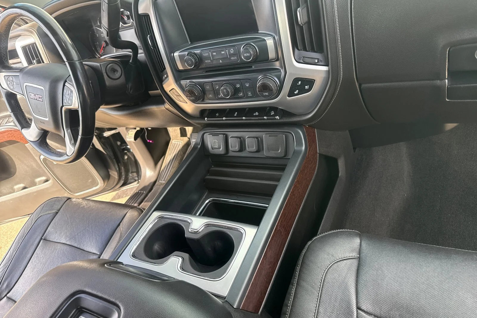 Used 2018 DARK SLATE METALLIC GMC SLT image 18