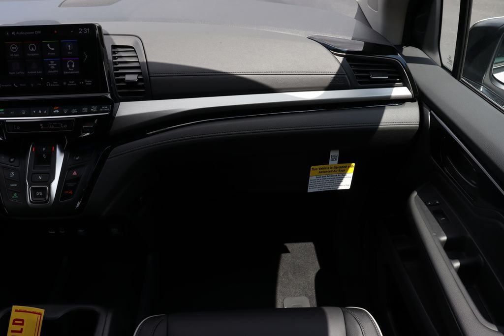 New 2027 Platinum White Pearl Honda Touring image 18