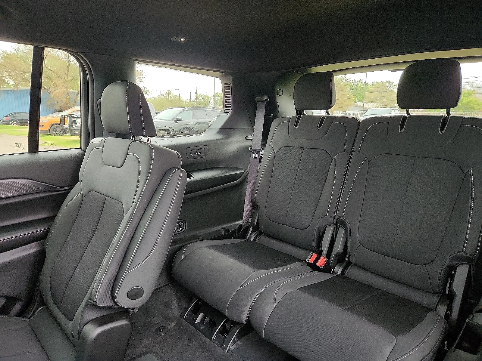 New 2026 White Jeep LAREDO 4X4 image 10