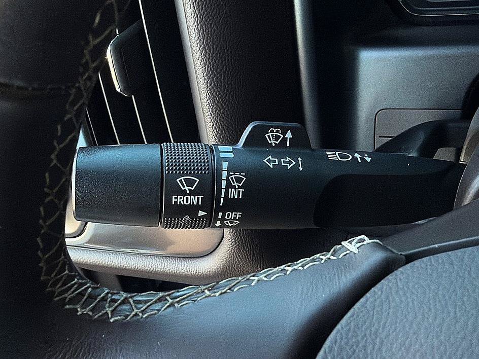 Used 2018 Deep Ocean Blue Metallic Chevrolet LT image 19