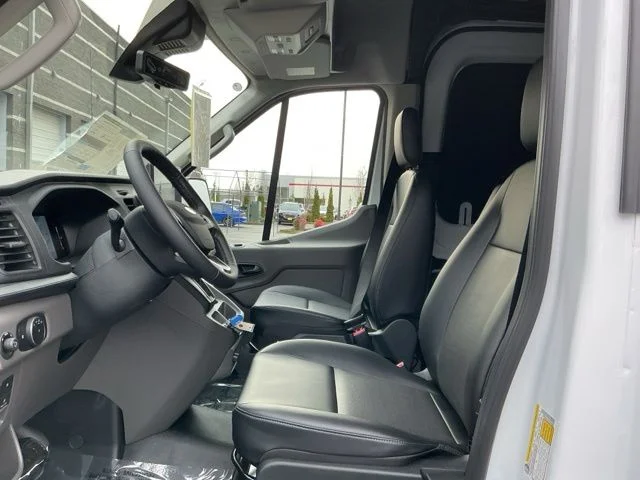 New 2026 Oxford White Ford Base image 16