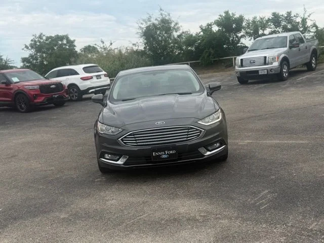 Used 2018 Magnetic Metallic Ford SE image 2