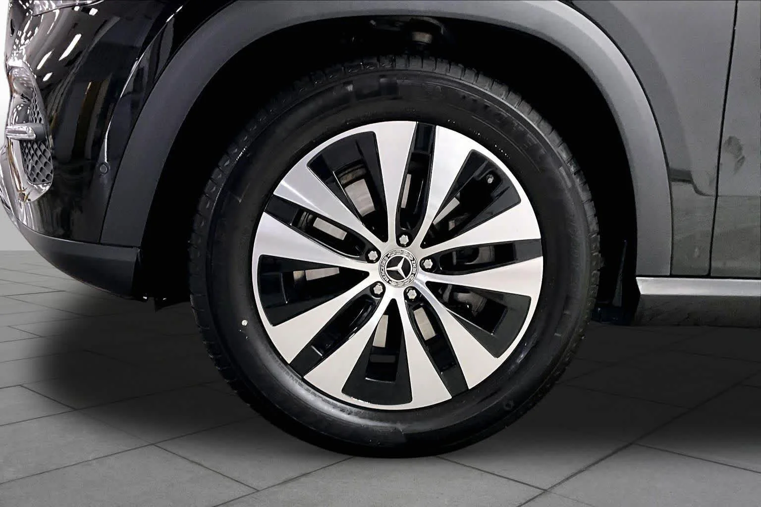 Certified Used 2026 Black Mercedes-Benz GLE 350 image 10