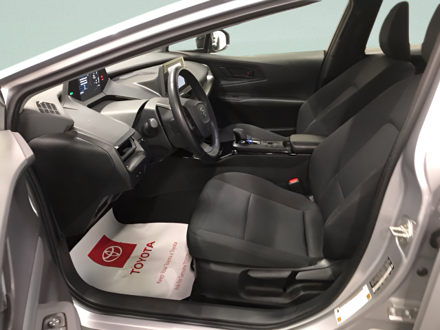 Used 2025  Toyota LE image 15