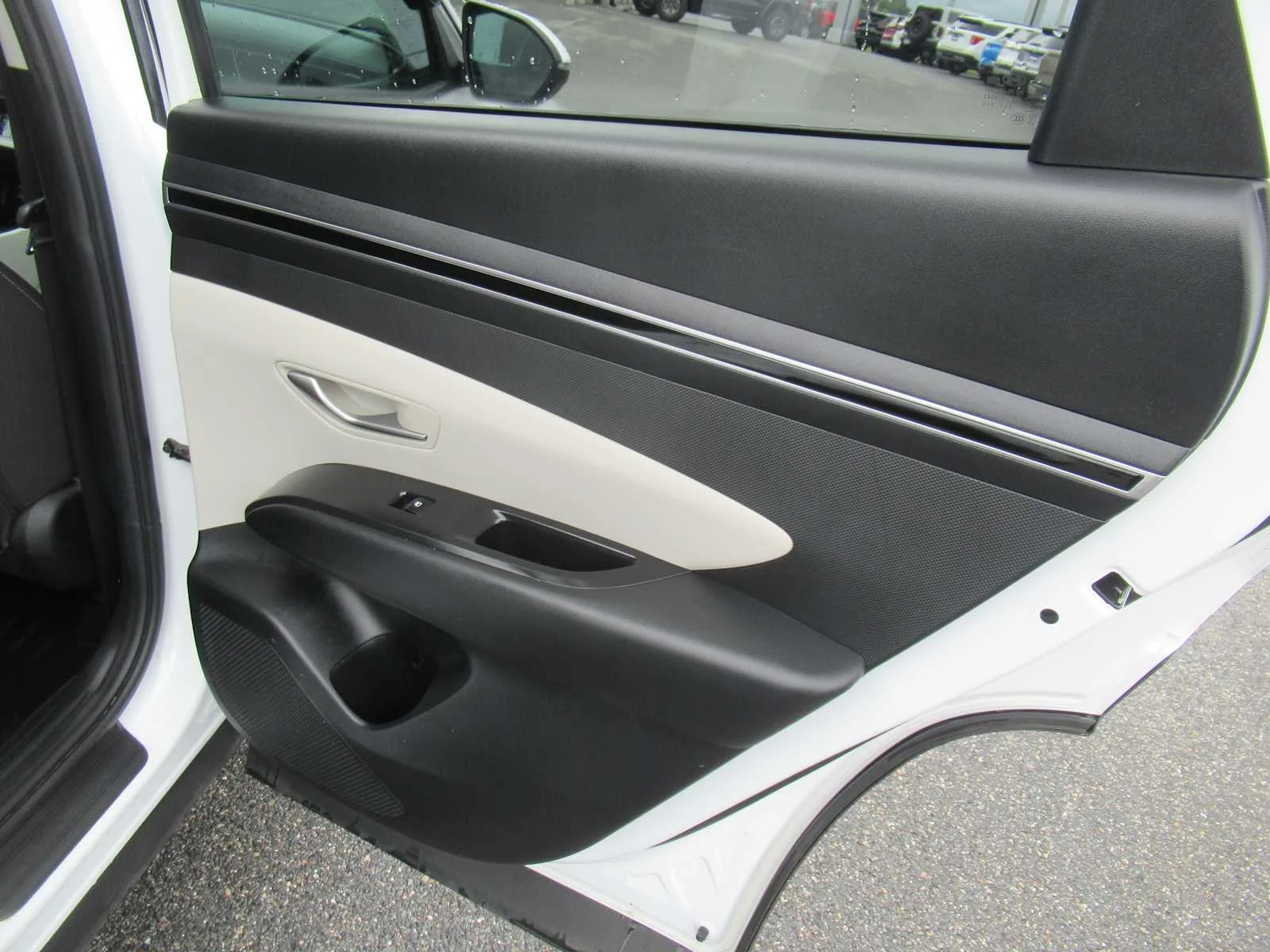 Used 2022 Quartz White Hyundai SEL image 21
