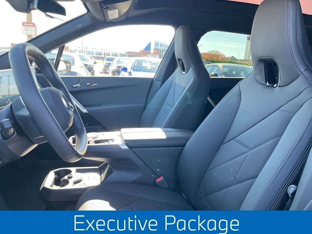 Certified Used 2026 Black Sapphire Metallic BMW xDrive60 image 3