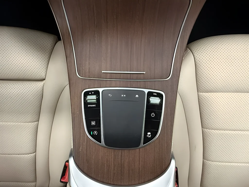 Used 2020 Gray Mercedes-Benz GLC 300 image 25