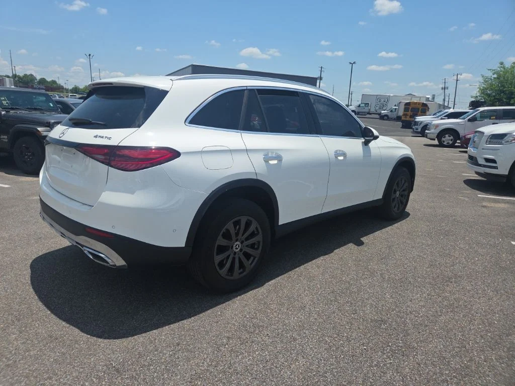 Used 2024 White Mercedes-Benz GLC 300 image 7