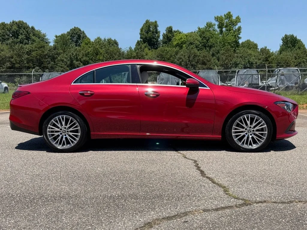 Used 2023 Red Mercedes-Benz 4MATIC® image 30