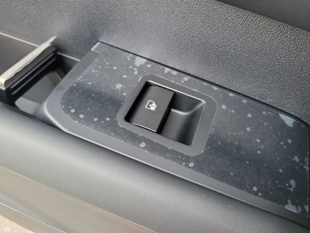 New 2027 White Pearl Kia S image 15